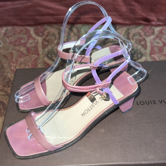 Authentic Louis Vuitton purple sandals - Picture 2 of 11